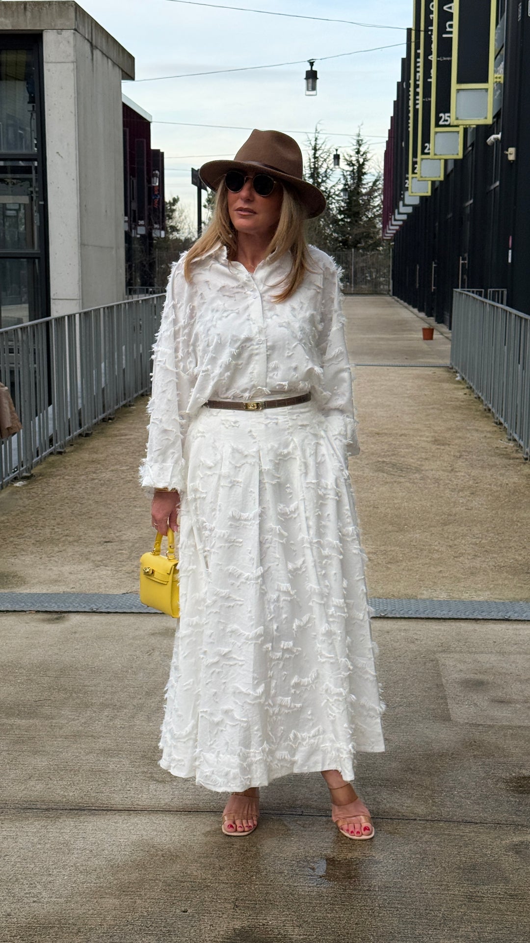 Ensemble chemise+jupe blanc 8552