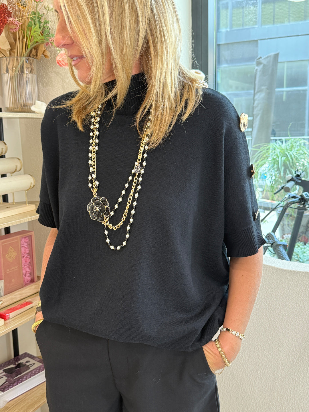 Pull épaules boutons d’or 829