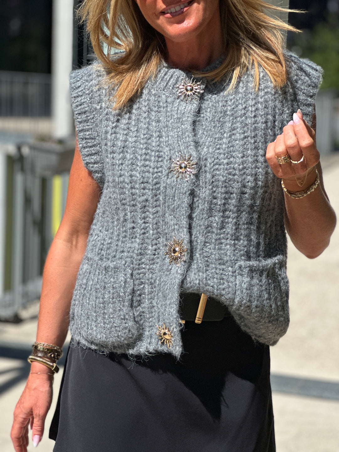 Gilet sans manches poches et boutons soleil 1771