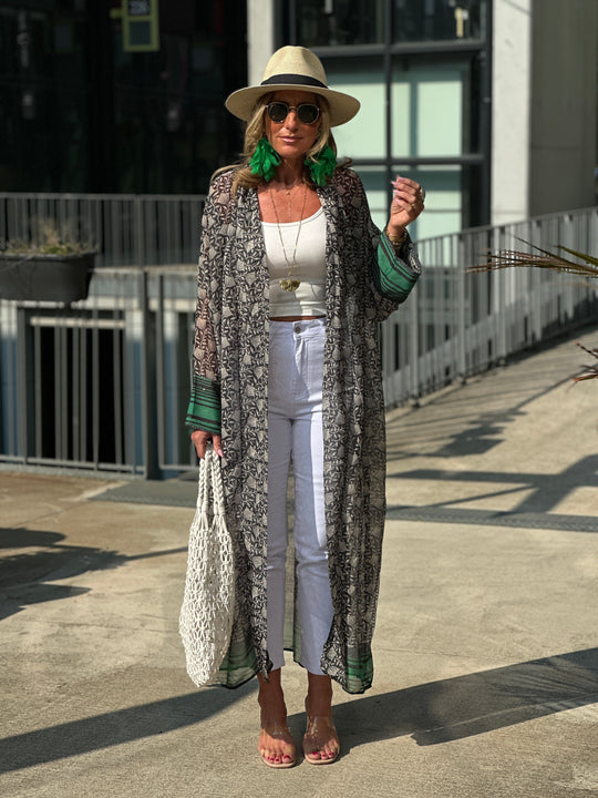 Kimono noir liserées vert