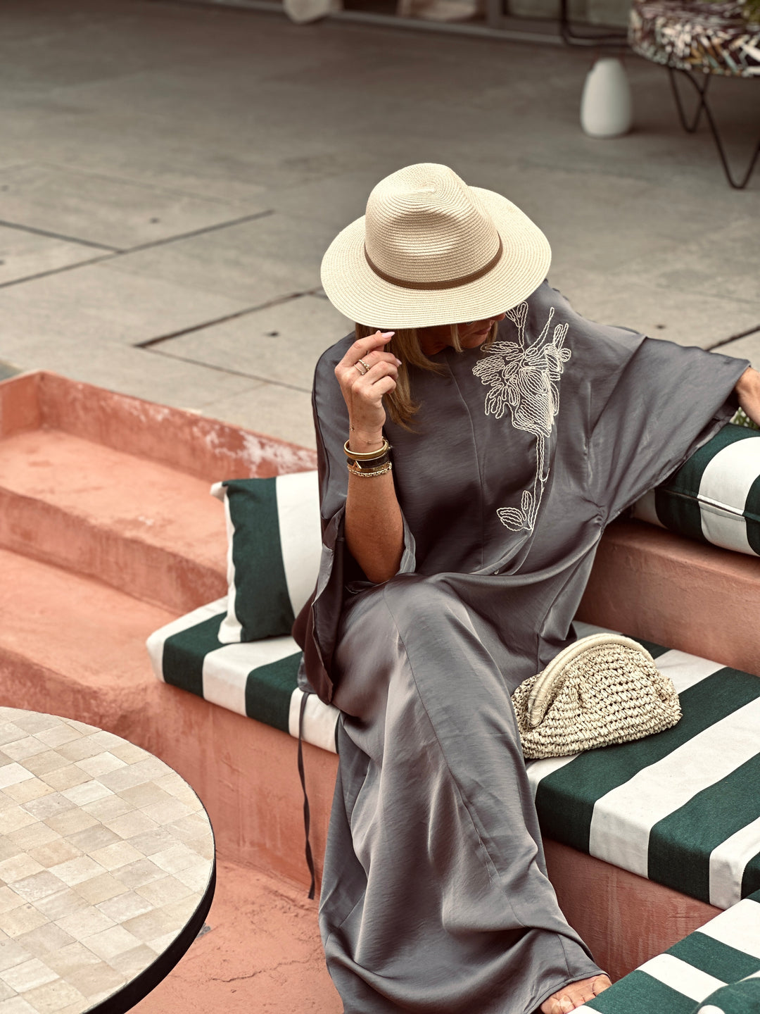 Robe effet soie brodé gris / PF265