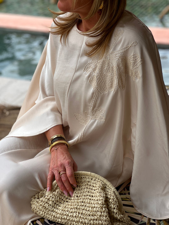 Robe effet soie brodé Beige/ PF265