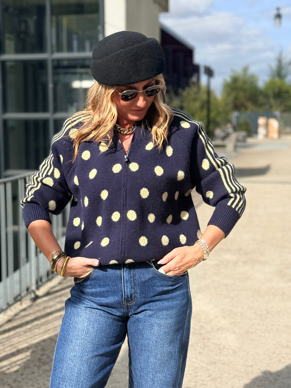 Pull gilet à pois bleu marine 2719