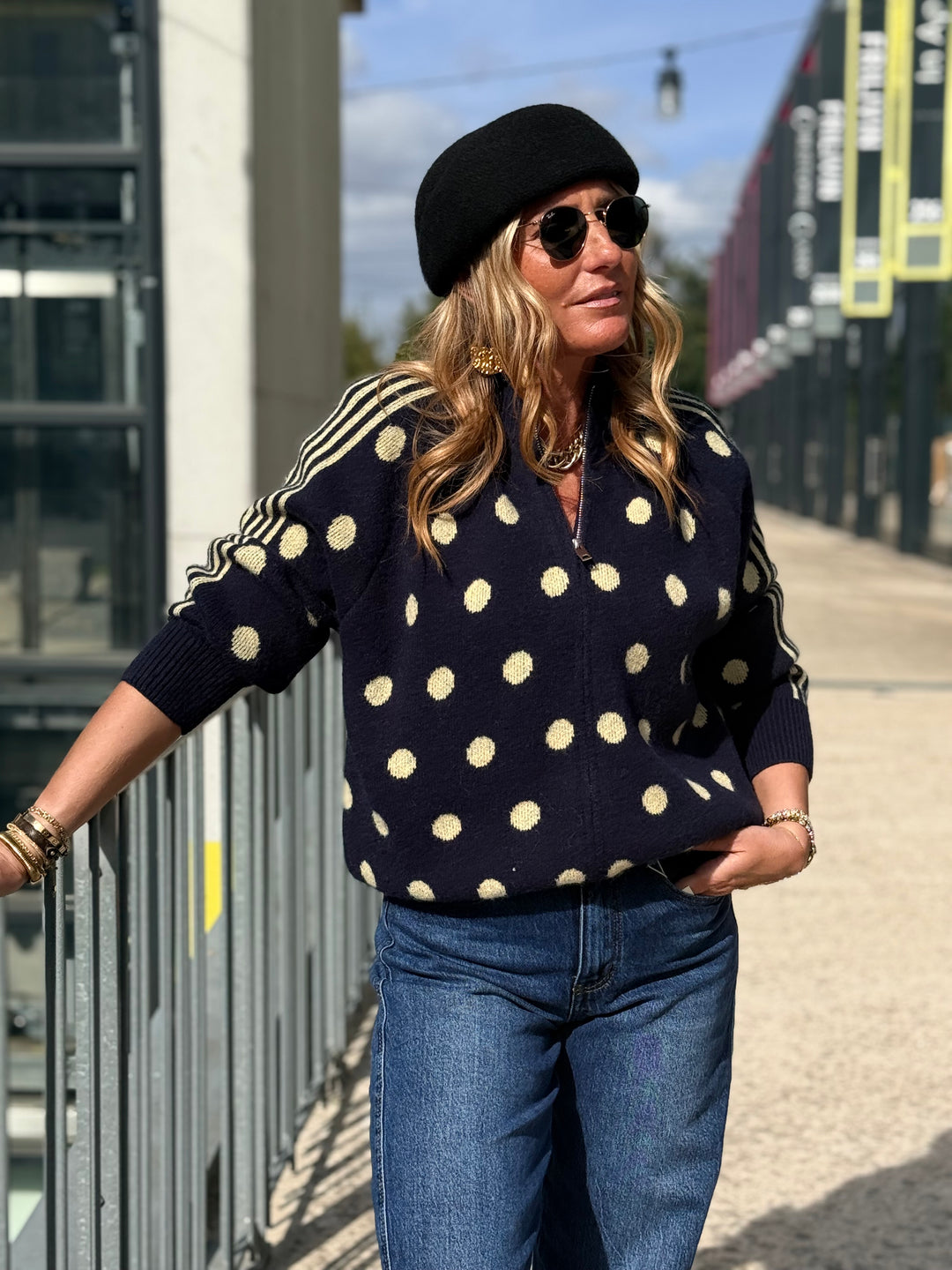 Pull gilet à pois bleu marine 2719