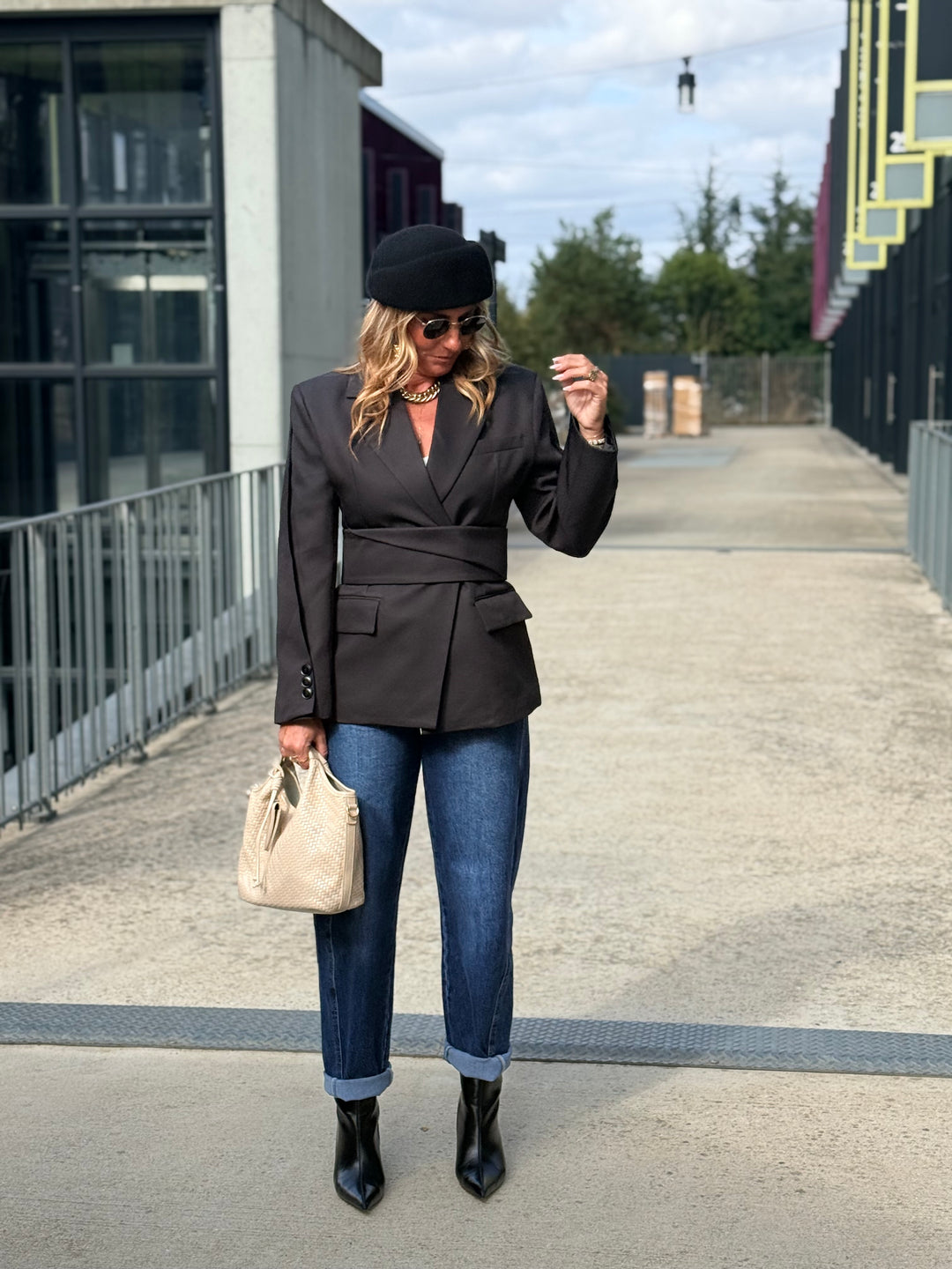 Blazer cintré avec ceinture Noir 3190