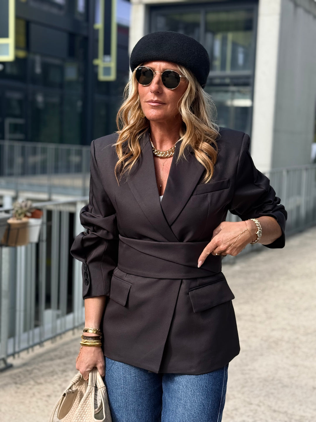 Blazer cintré avec ceinture Noir 3190