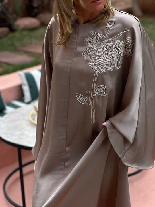 Robe effet soie brodé Taupe/ PF265