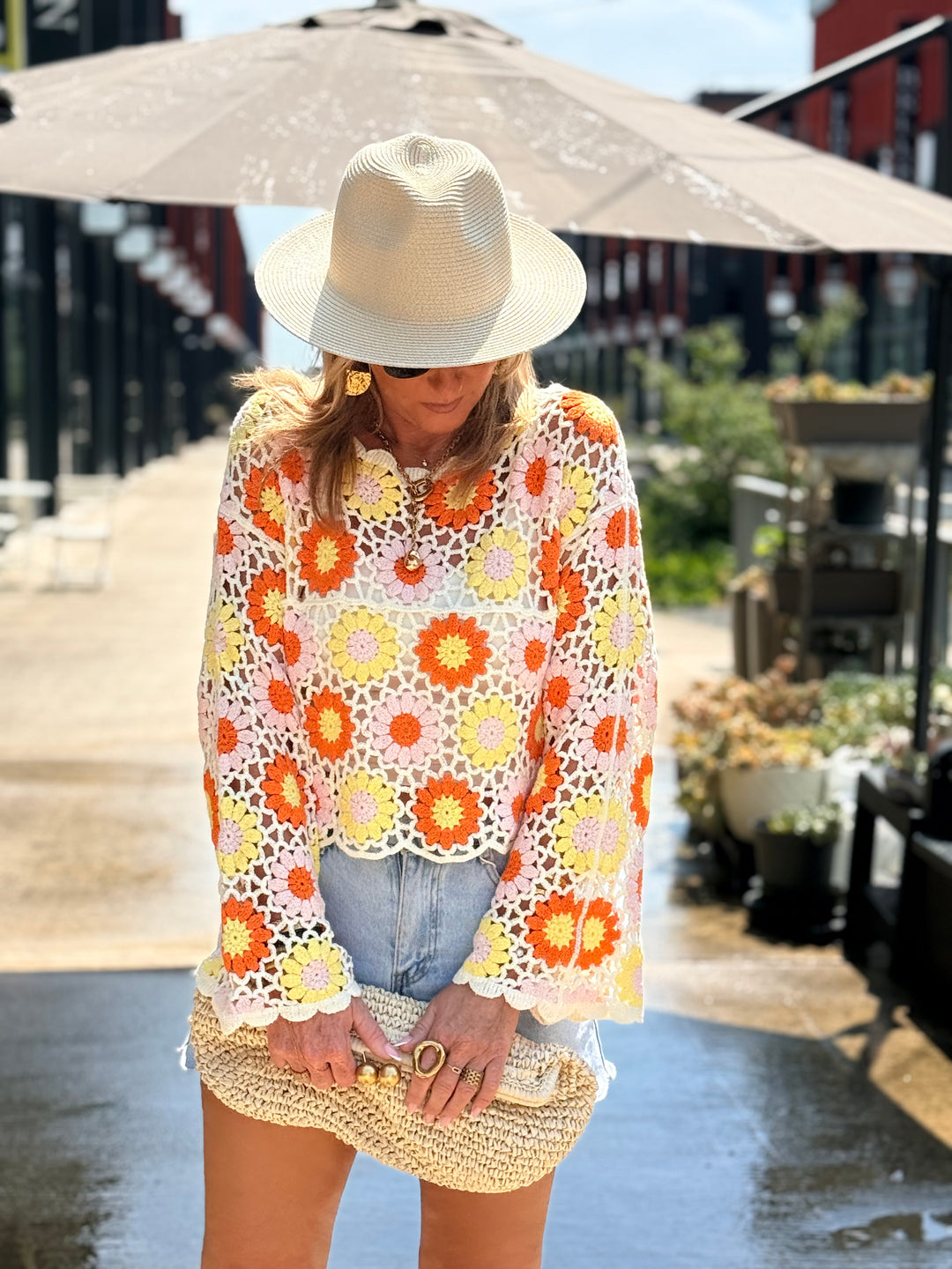 Pull crochet fleurs jaune/orange  D59