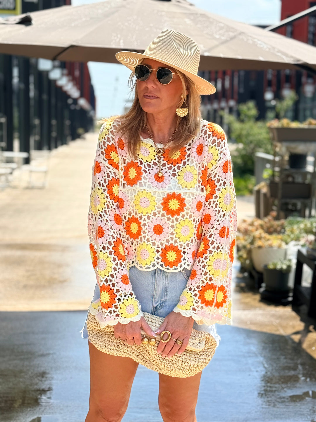Pull crochet fleurs jaune/orange  D59