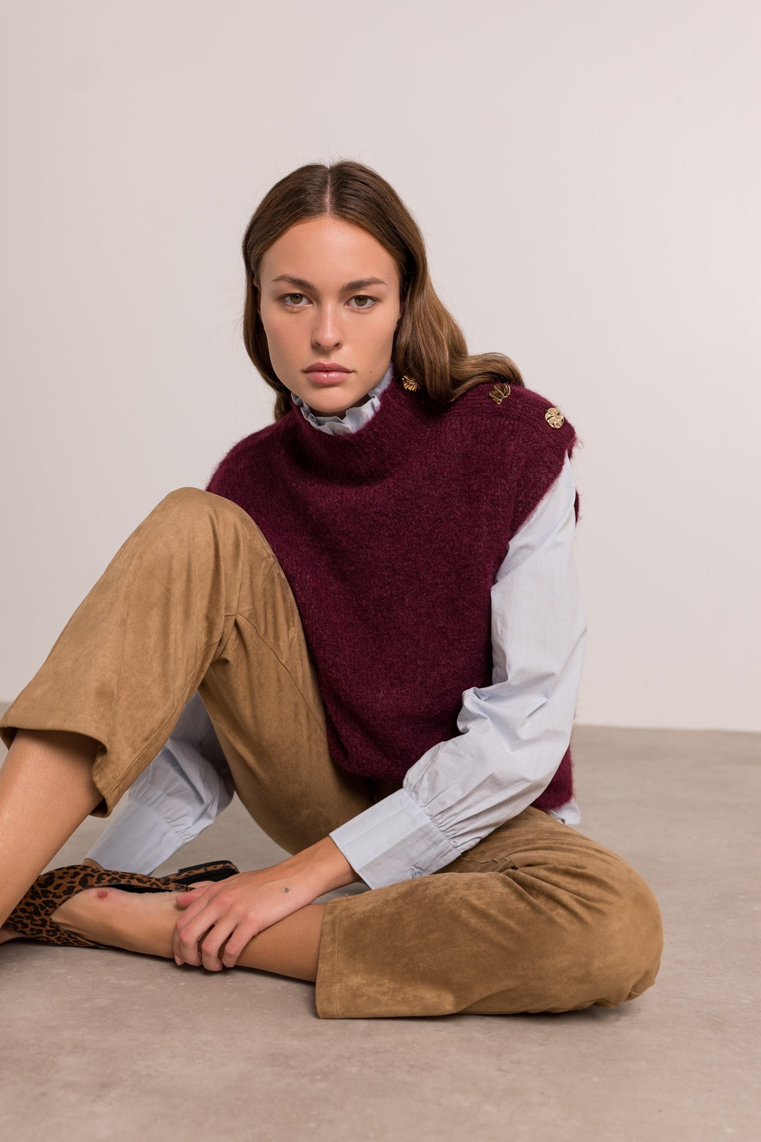 Pull Bordeaux sans manches épaules d’or 2653