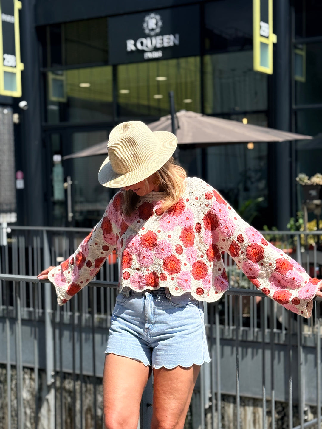 Pull crochet fleurs ROSE D47