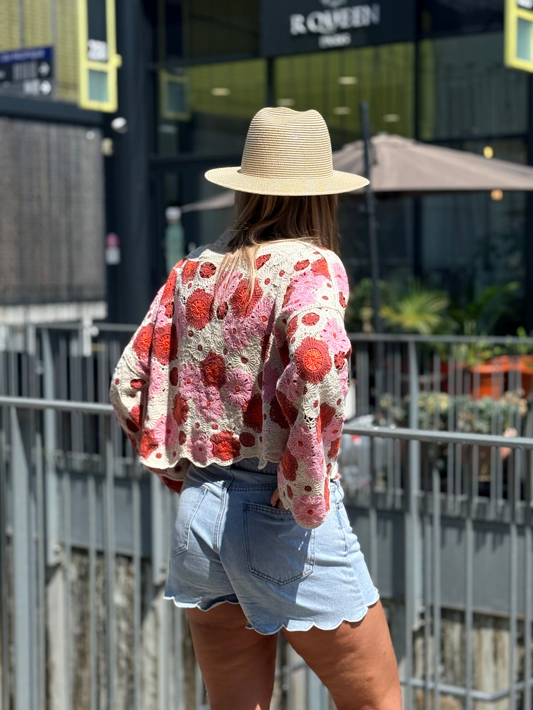 Pull crochet fleurs ROSE D47
