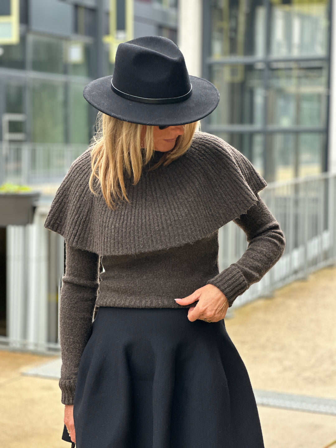Pull épaules cape choco TL229