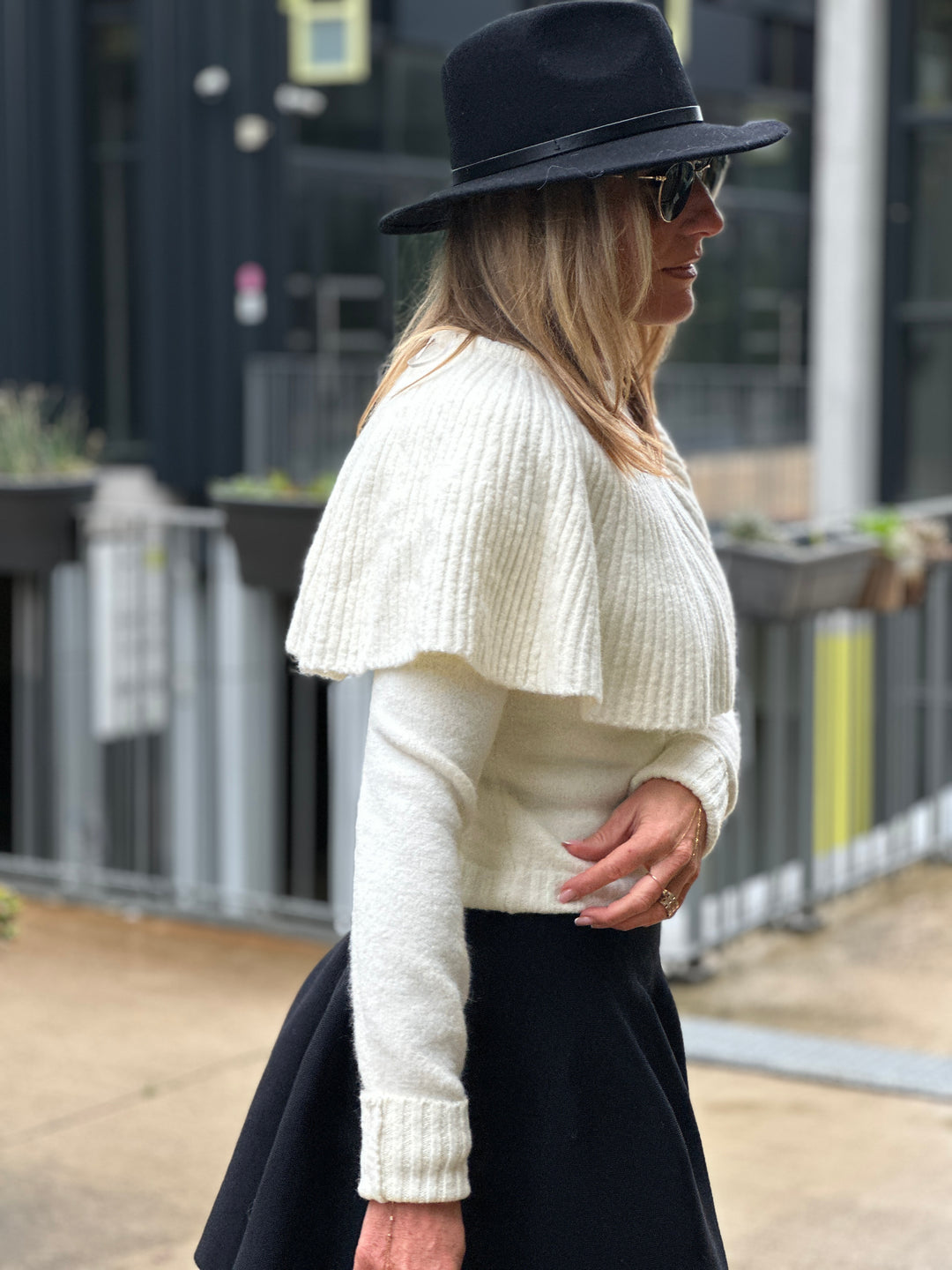 Pull épaules cape Écru TL229