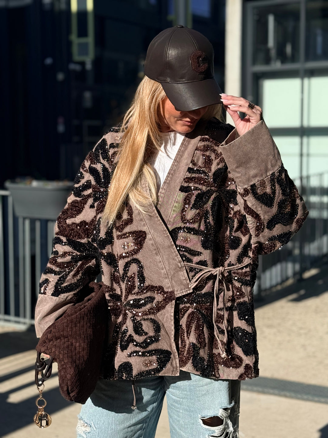 Veste jean brodé perles choco (épais) 6601