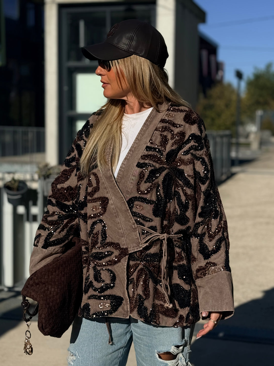 Veste jean brodé perles choco (épais) 6601