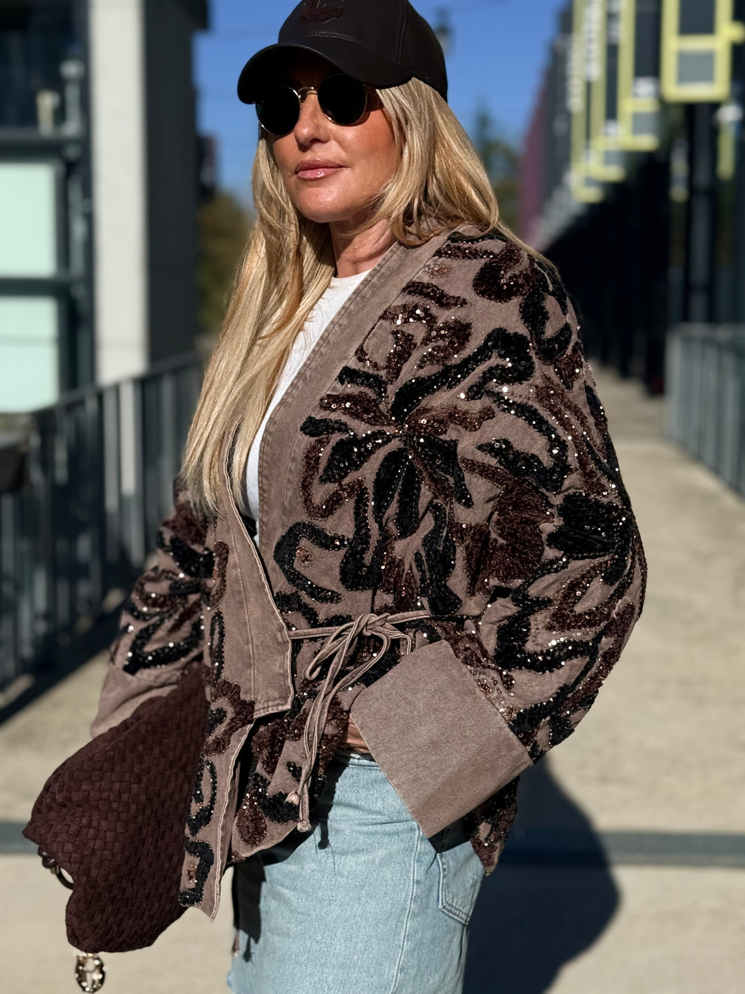 Veste jean brodé perles choco (épais) 6601