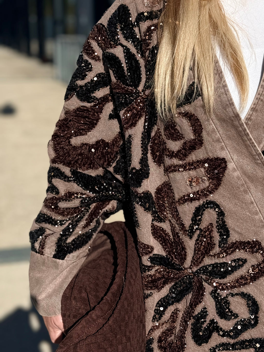 Veste jean brodé perles choco (épais) 6601