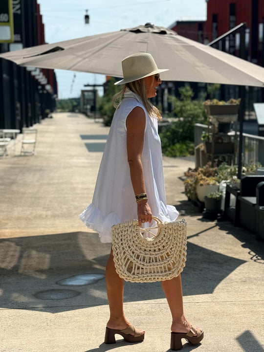 Robe blanc volant en bas
