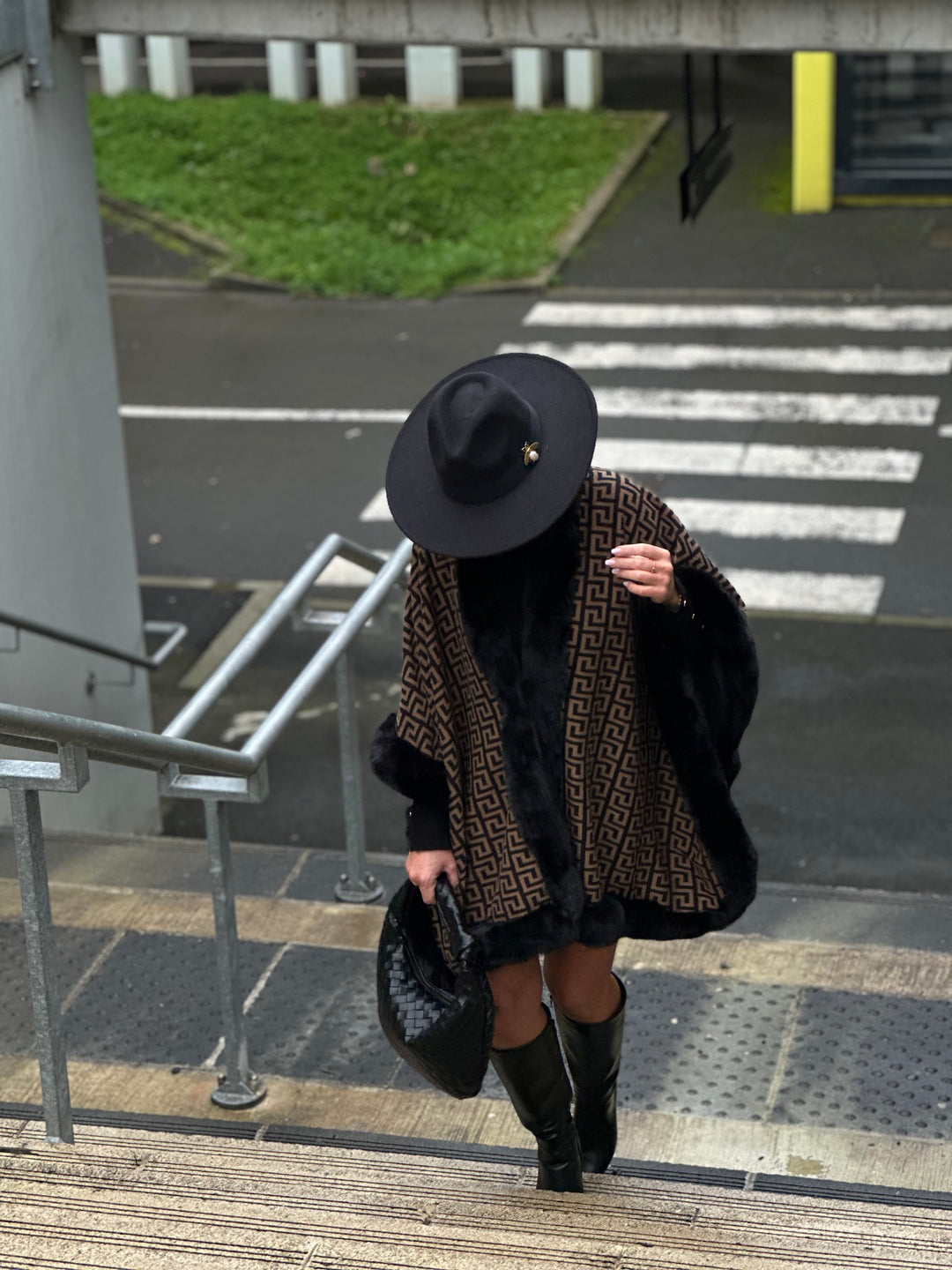 Poncho bandes fourrures F