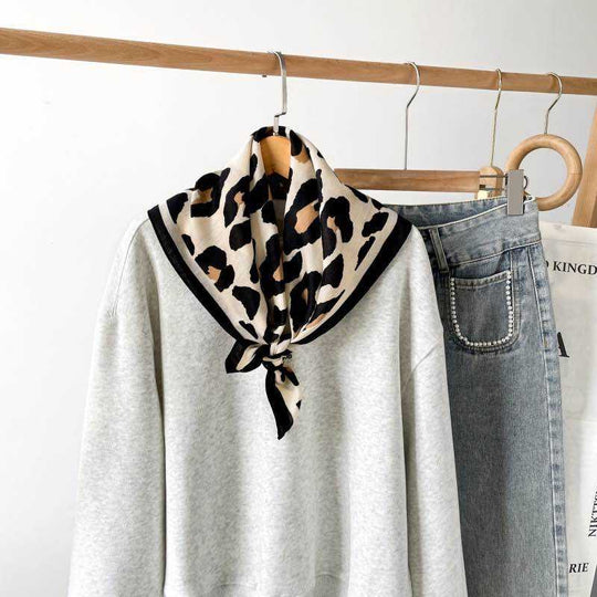 Foulard carrée léopard