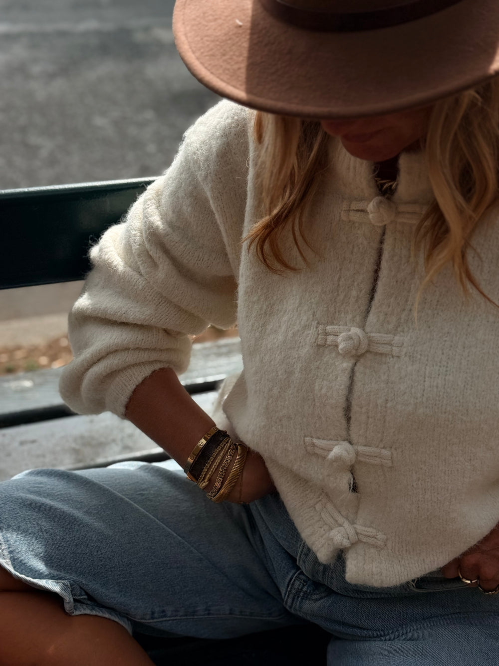 Pull gilet boutons asiatiques Ecru B2023