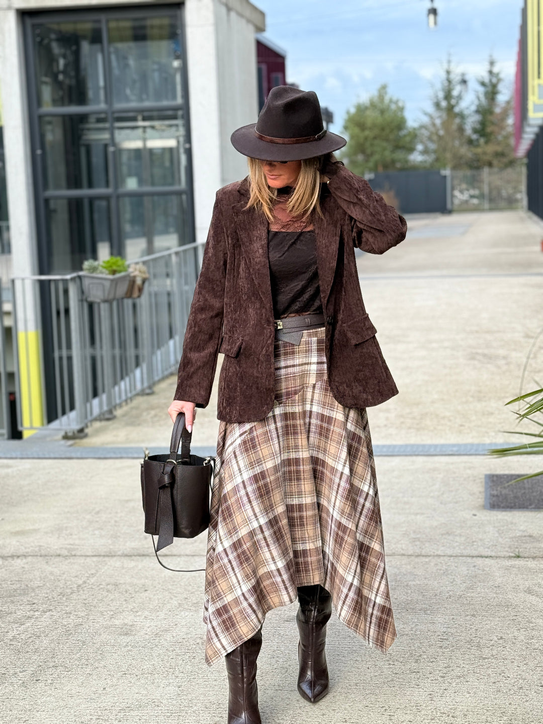 Jupe asymétrique carreaux beige/choco