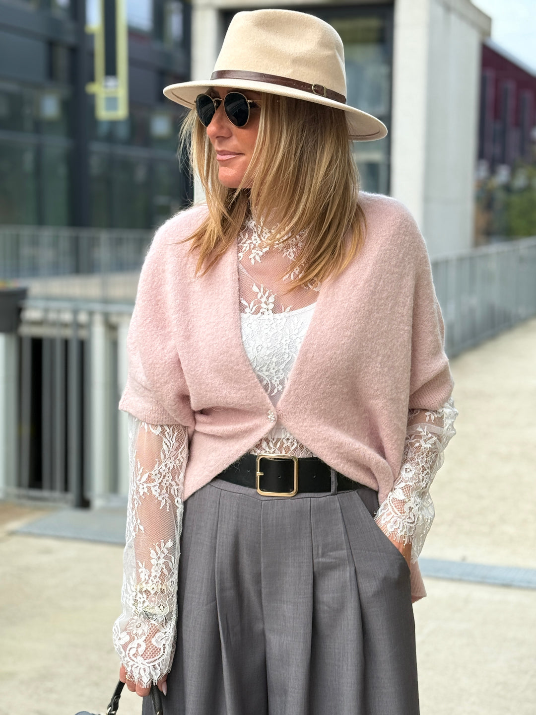 Pull/gilet bouton bijoux 5054