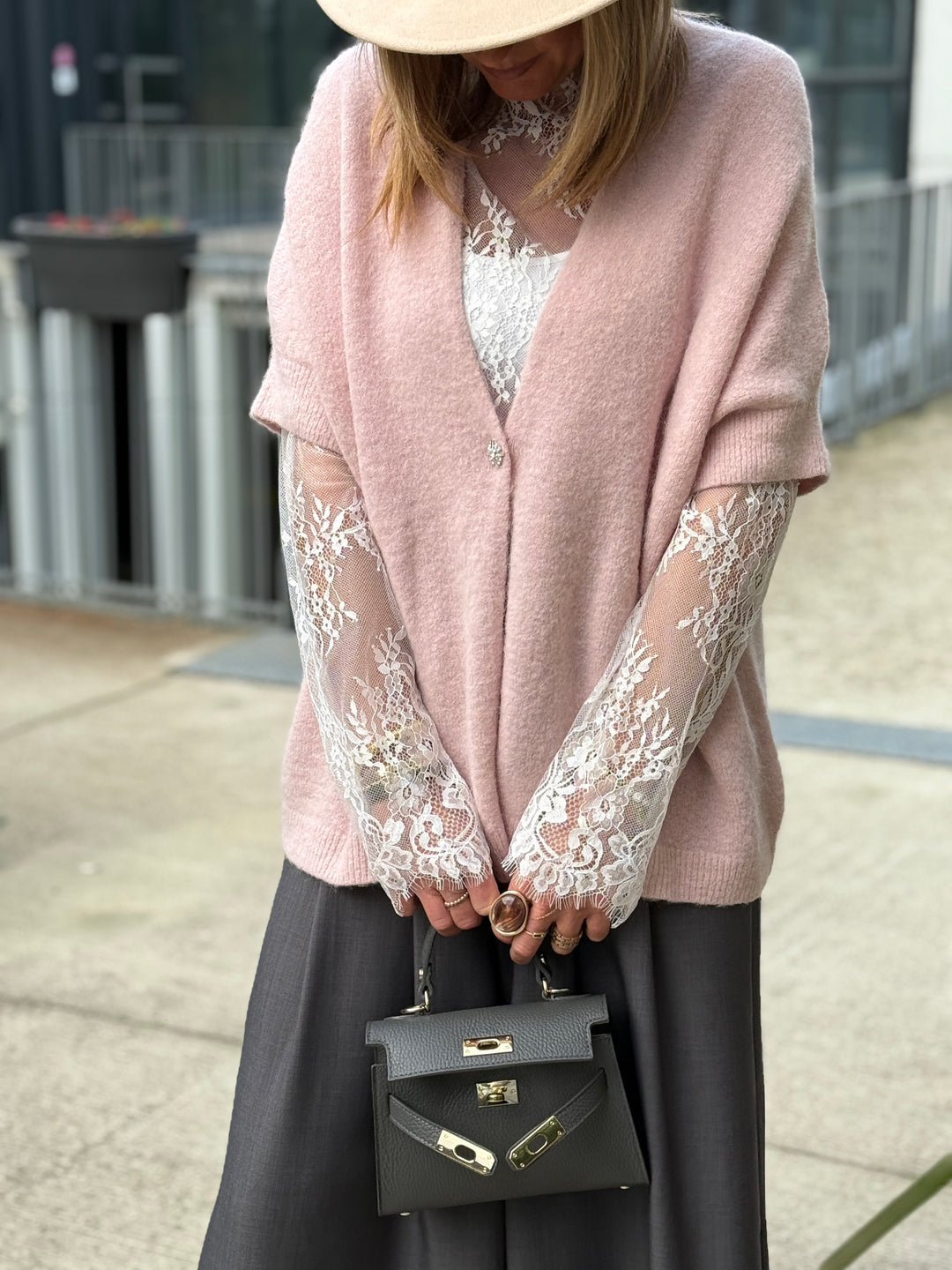 Pull/gilet bouton bijoux 5054