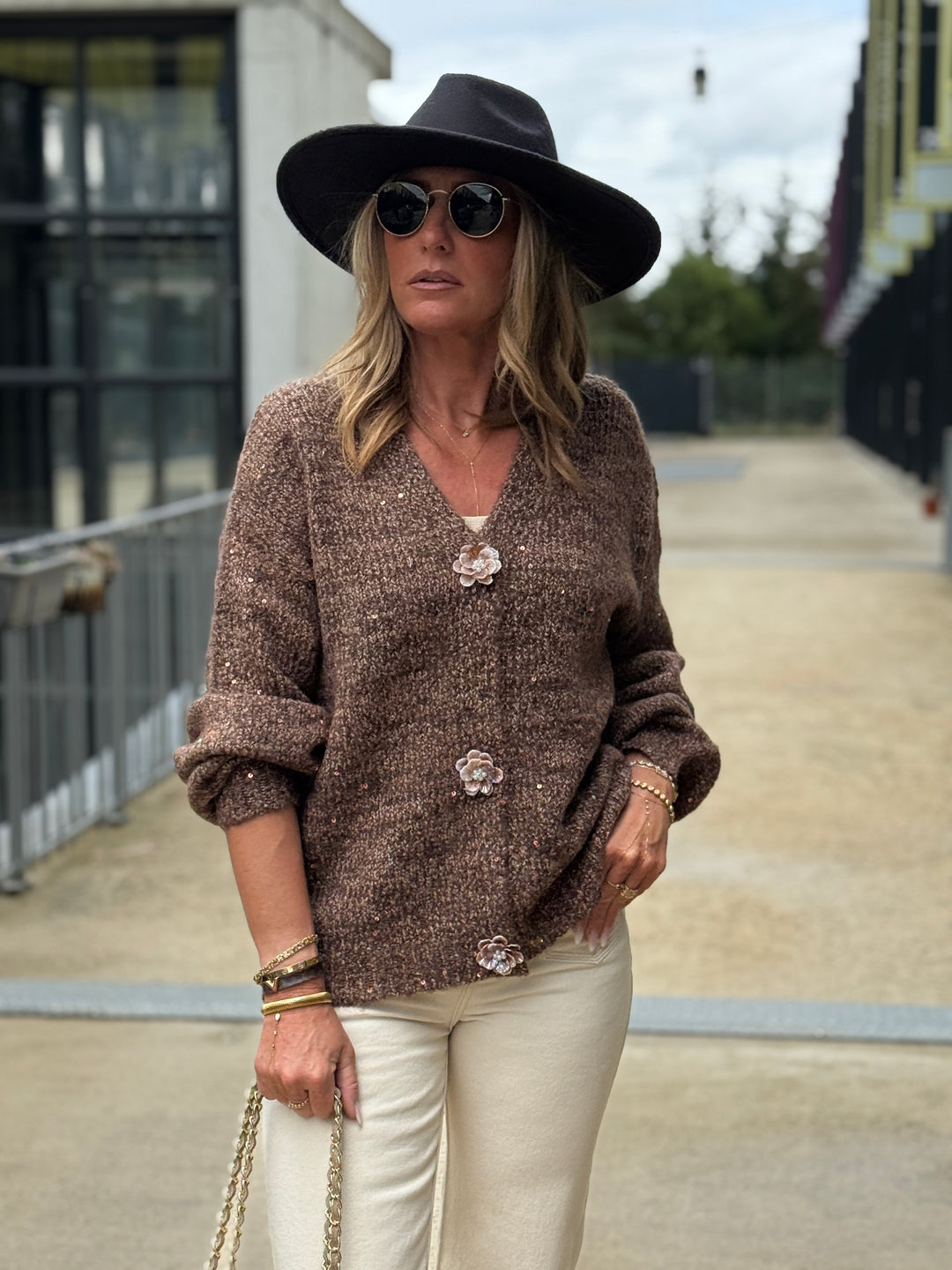 Pull choco boutons fleuris5521