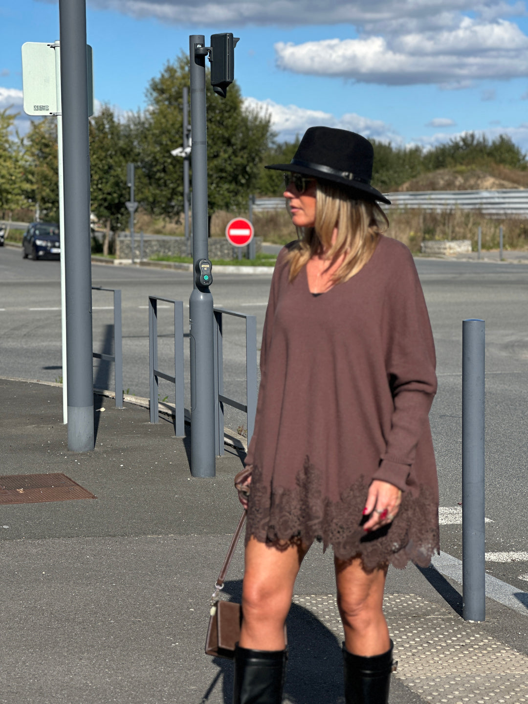 Pull col V dentelle 898