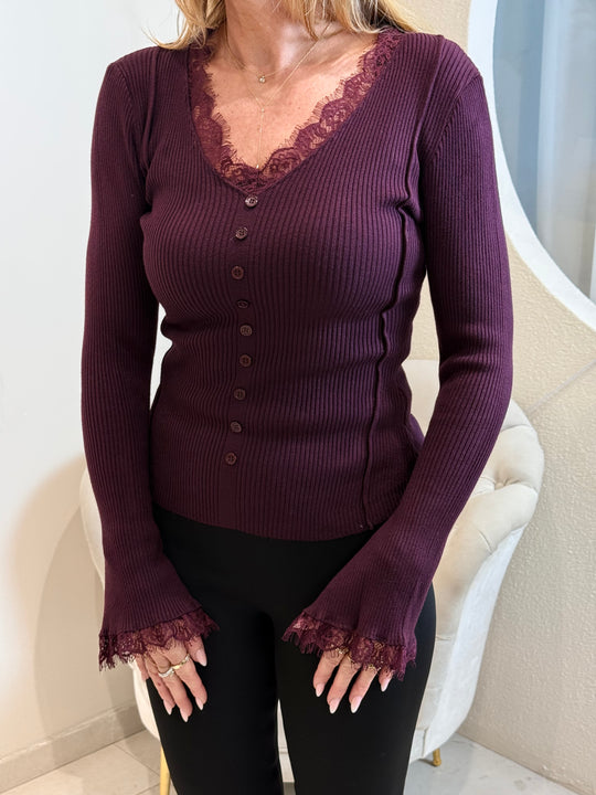 Pull évasé aux dentelles 93013 Bordeaux