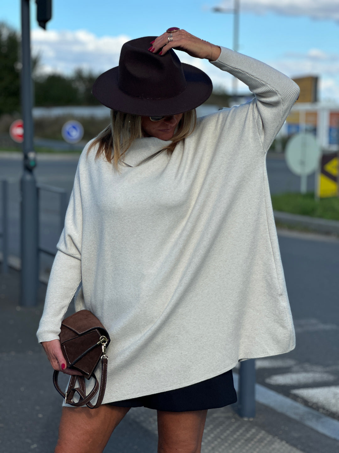 Pull col montant manches resserrées 1701