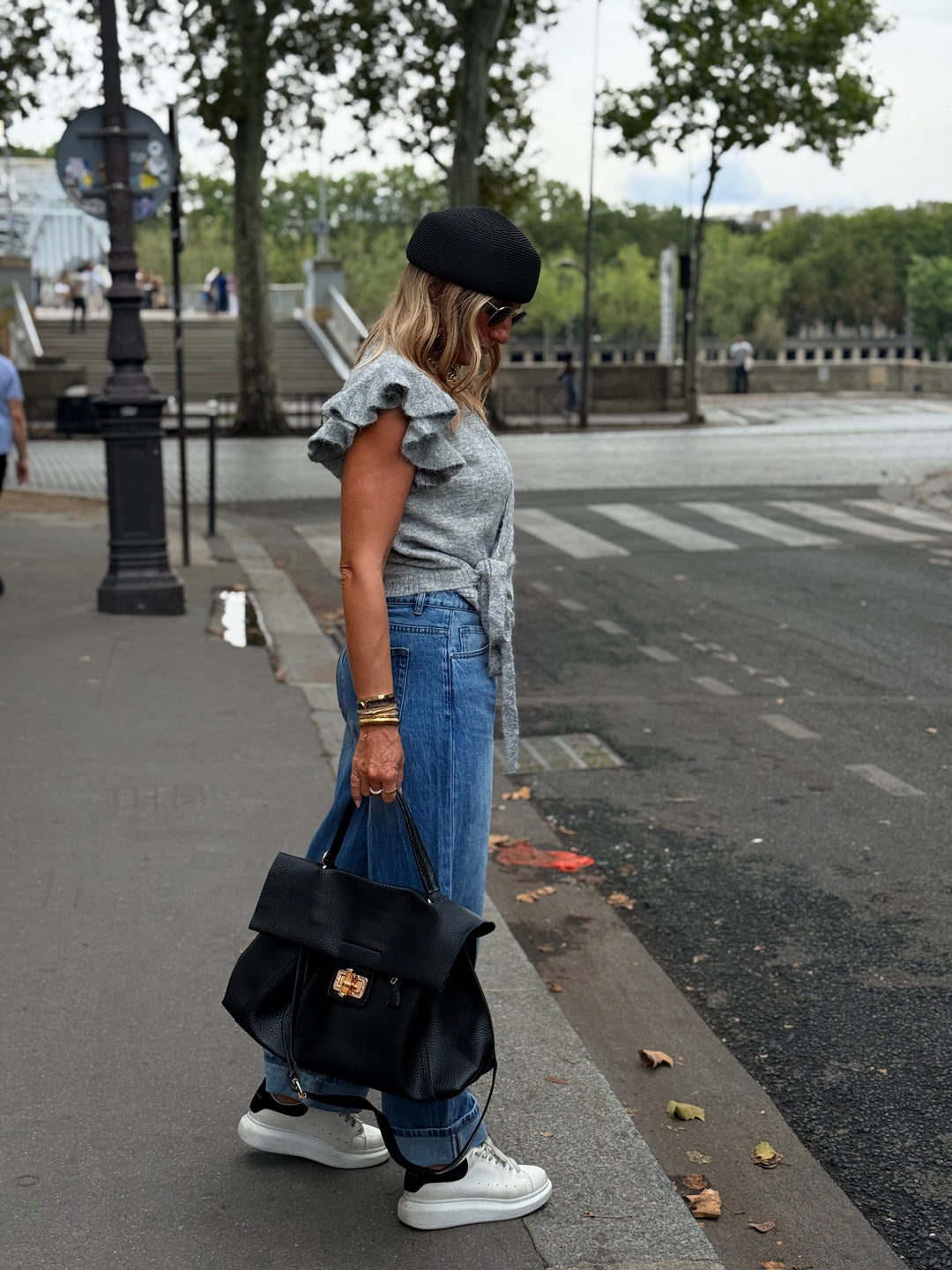Pull épaules volants gris