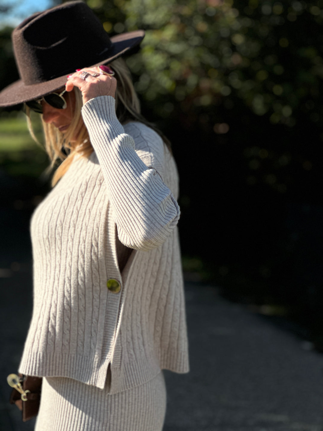 Ensemble Pull tressé boutons or avec robe 1735