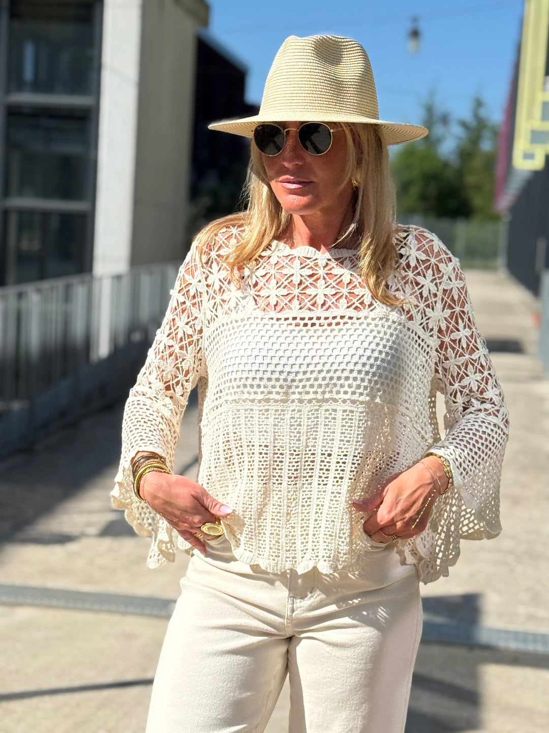 Pull crochet ÉCRU manches longues évasées 8077