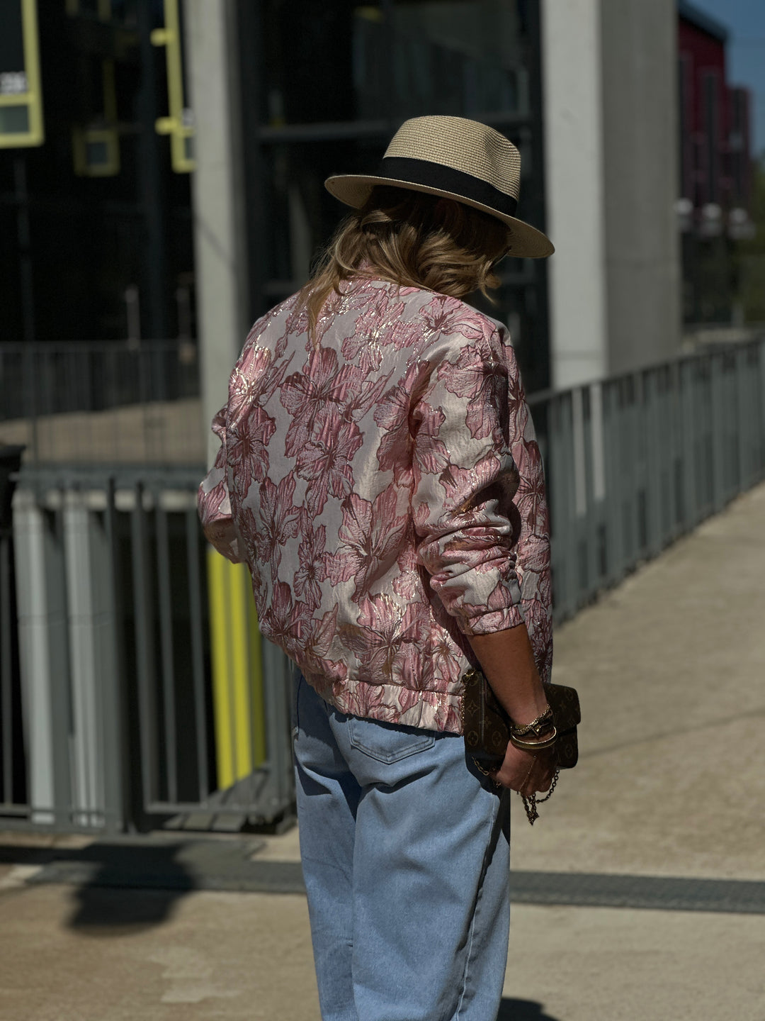 Bomber rose fleur irisé 2406