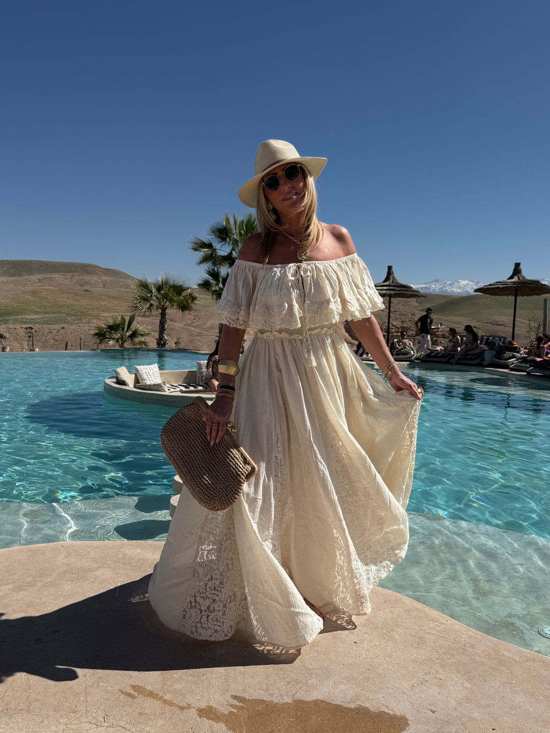 Robe longue avec dentelle crème NOTCHE