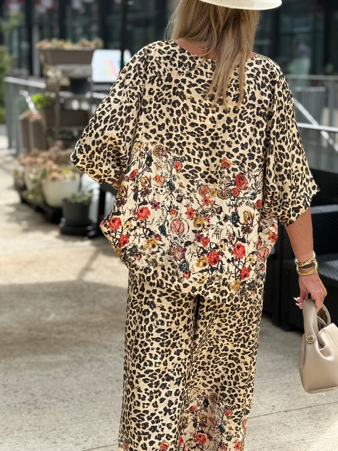 Ensemble satin soie léopard fleuri