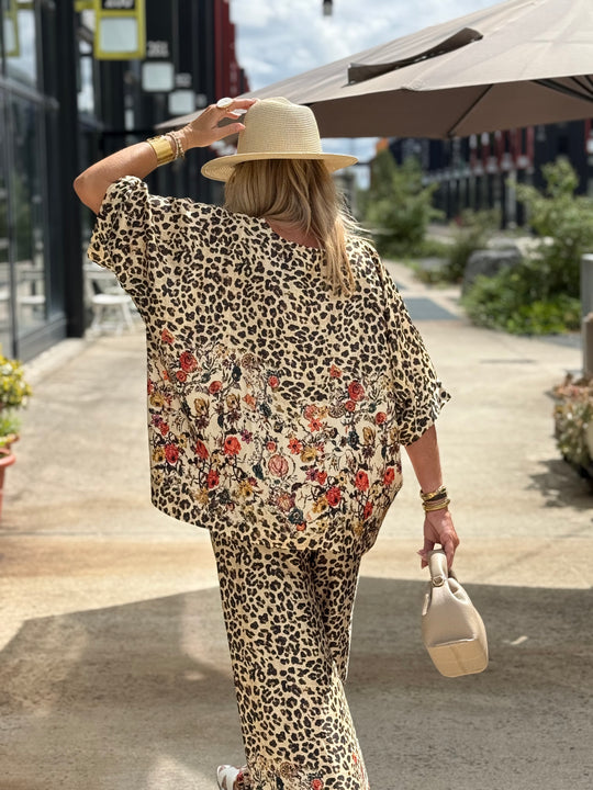 Ensemble satin soie léopard fleuri