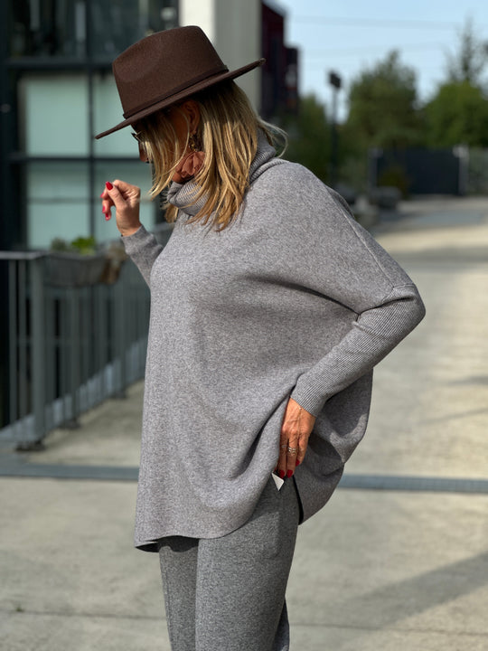 Pull col montant manches resserrées 1701