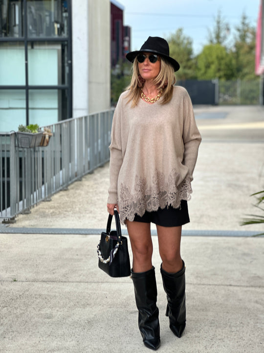 Pull col V dentelle 898