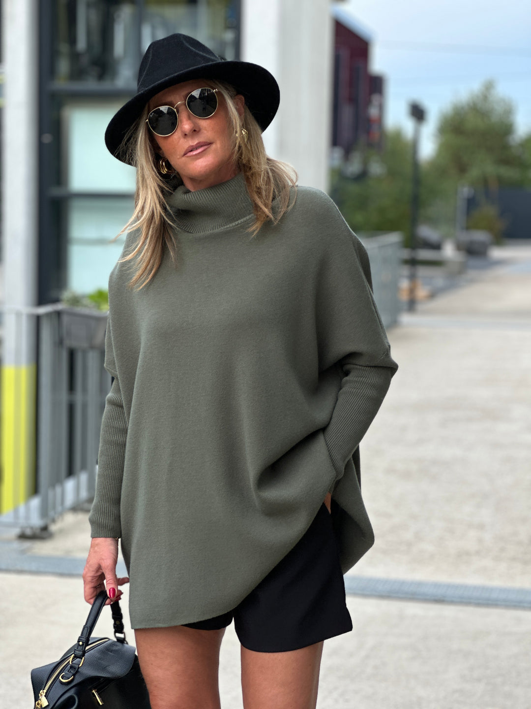 Pull col montant manches resserrées 1701