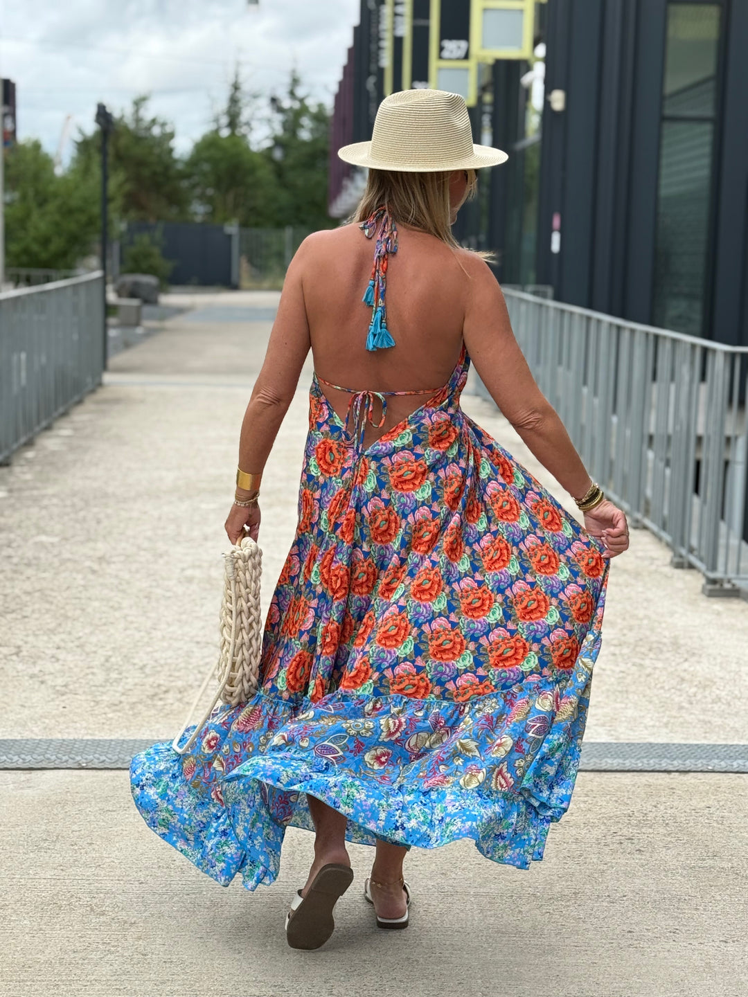 Robe imprimée attachée patchwork dos nu