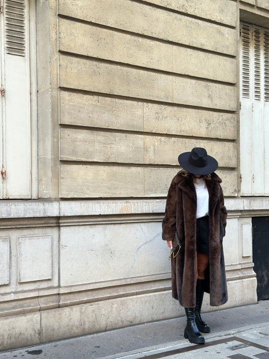 Manteau fourrure Long 063 (attentif)