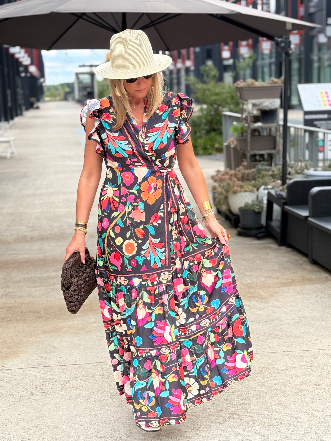 Robe longue fond noir FLEURI 270
