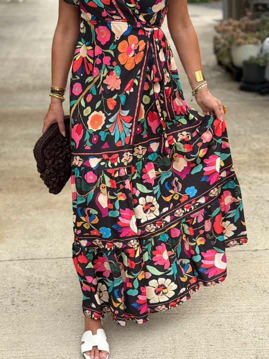 Robe longue fond noir FLEURI 270