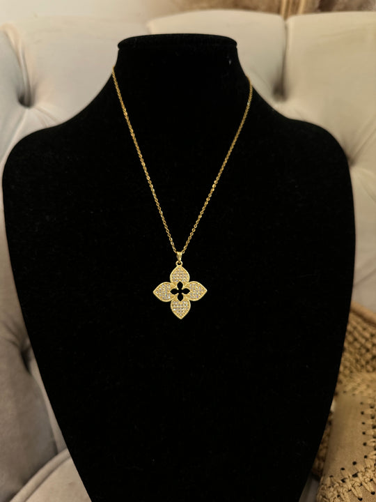 Collier or trèfle strass épais