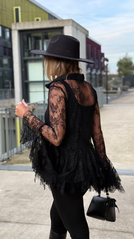 Chemise dentelle volant noir H11381