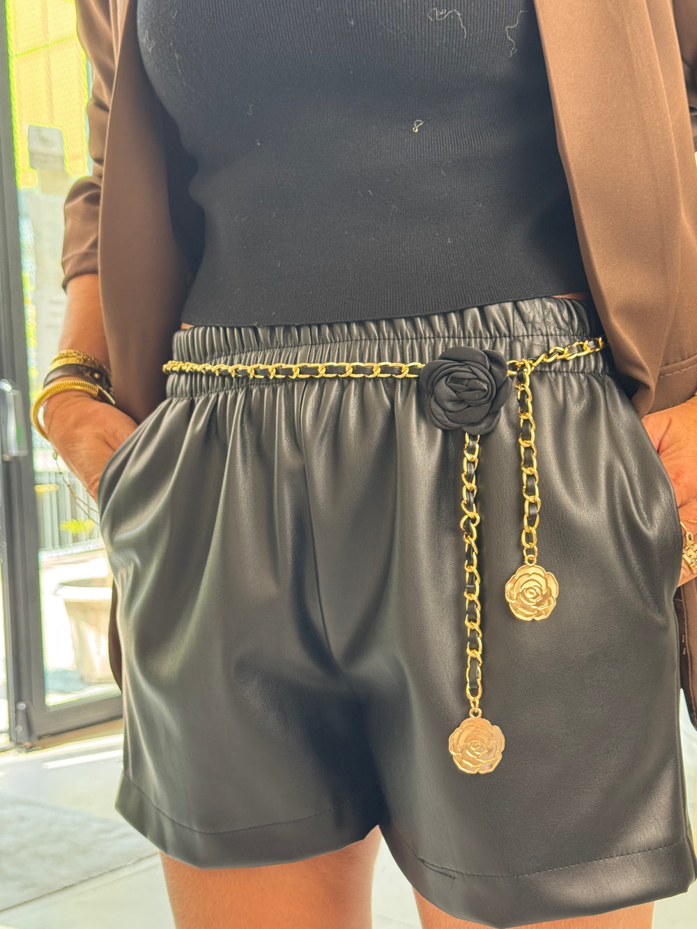 Ceinture noir fleur chaine or